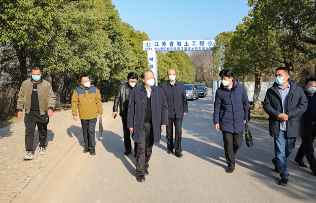 许建荣到岩土公司开展节前安全生产检查和走访慰问